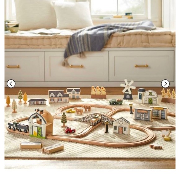 Hearth & Hand Toy Train Track Set, 84 pc, New in shipping box - Picture 3 of 4
